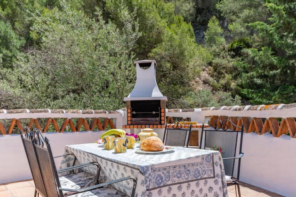 Casa Rosa, Con Encanto Y Piscina Climatizada Frigiliana Eksteriør billede